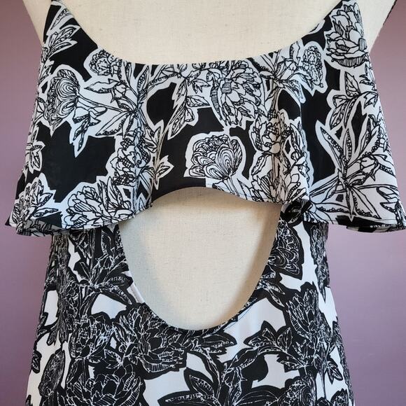 Express Black & White Floral Chiffon Ruffle Flounce Open Back Camisole Blouse - Picture 13 of 16